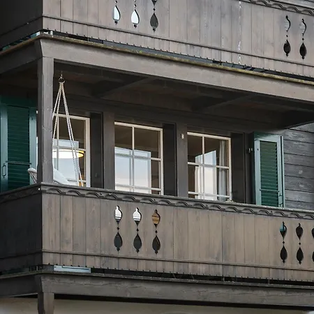 Skandi Mit Seesicht Nahe Interlaken