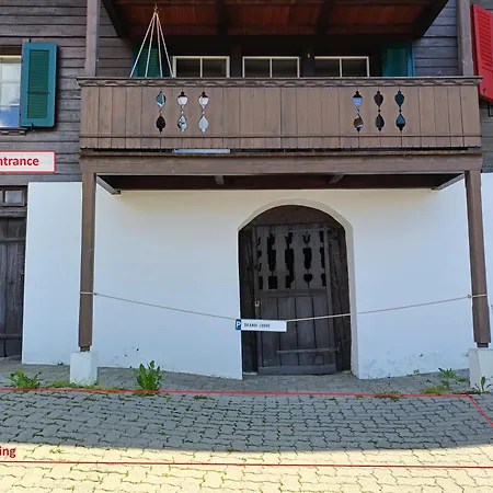 Skandi Mit Seesicht Nahe Interlaken *